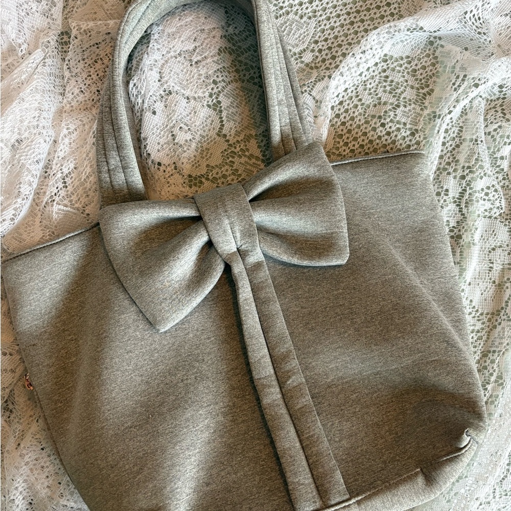 Stella & Dot Gray Bow Tote Bag